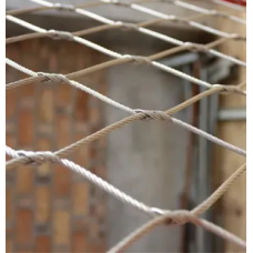 Сетка нержавеющая тросовая с узловым креплением и ромбической ячейкой Н2 7х19 AISI 316 50х87х3 мм