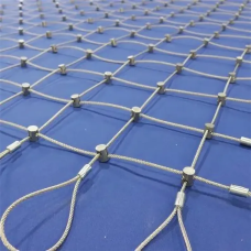 Сетка нержавеющая тросовая с параллельным узловым креплением и квадратной ячейкой Н1 7х7 AISI 316 20х20х1 мм